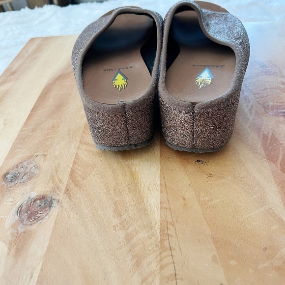 Volatile Gold Sandals Size 7 - Picture 3 of 4